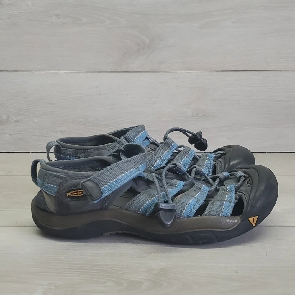 Keen Boys Kids Outdoor Sandals Fisherman Hiking Shoes sz 4